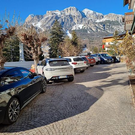 Hotel Oasi Кортина д'Ампецо Екстериор снимка