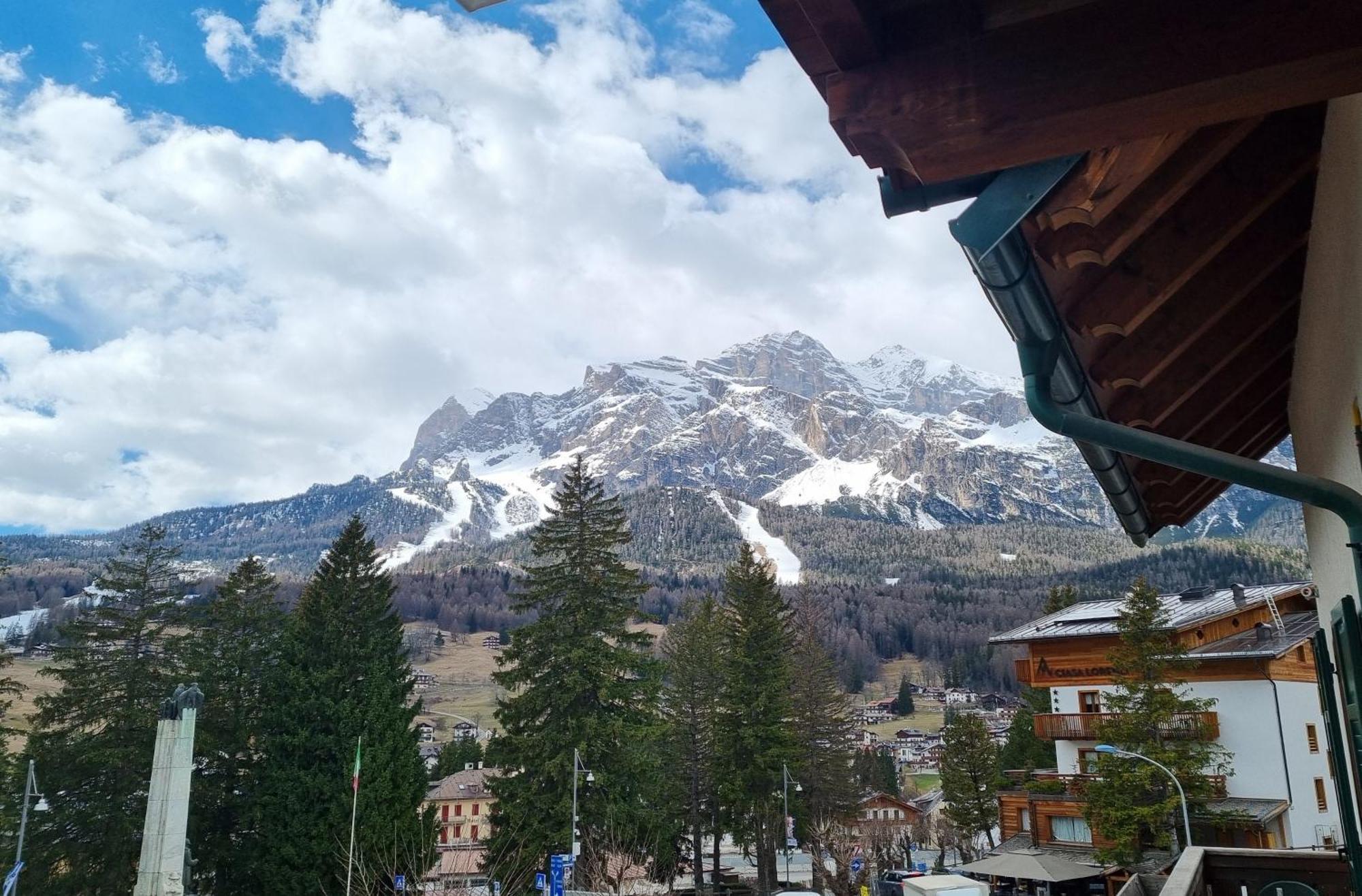 Hotel Oasi Кортина д'Ампецо Екстериор снимка