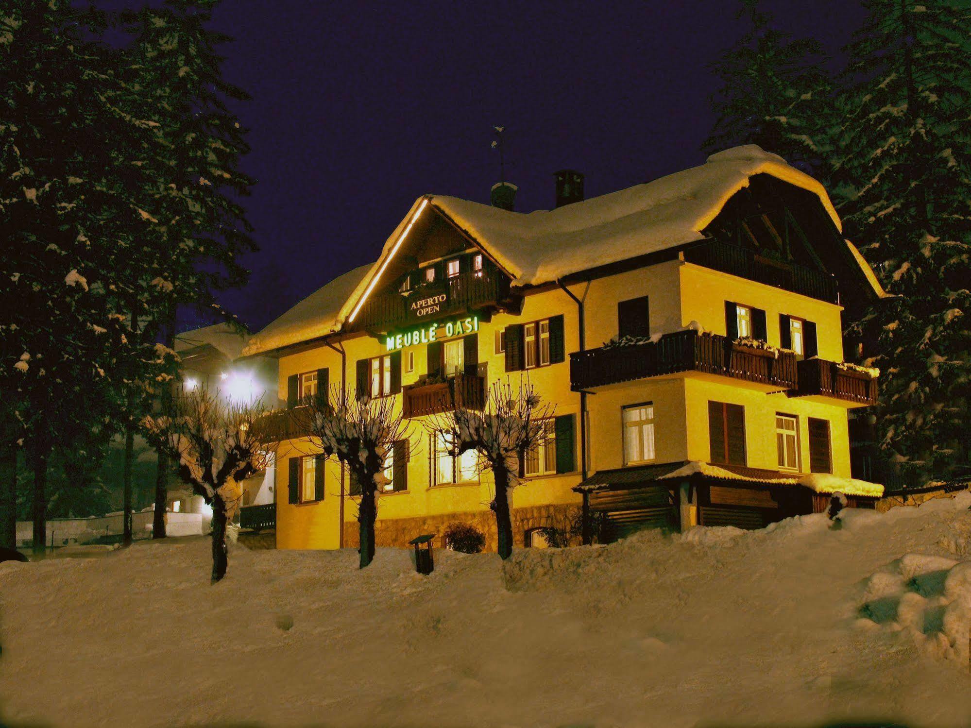 Hotel Oasi Кортина д'Ампецо Екстериор снимка