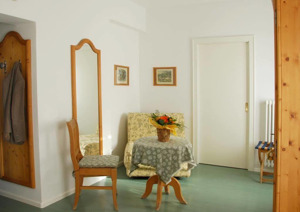Hotel Oasi Кортина д'Ампецо Екстериор снимка